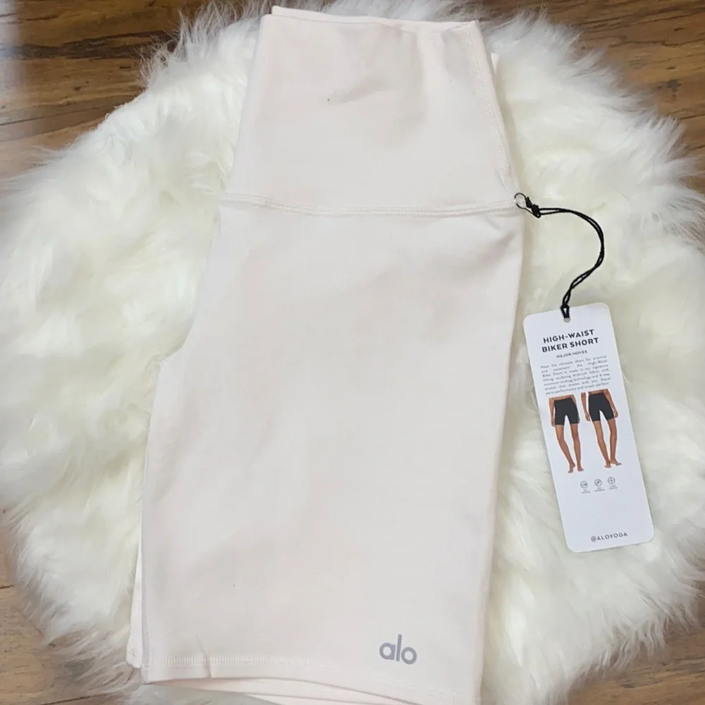 Alo Yoga High Waisted Biker Shorts